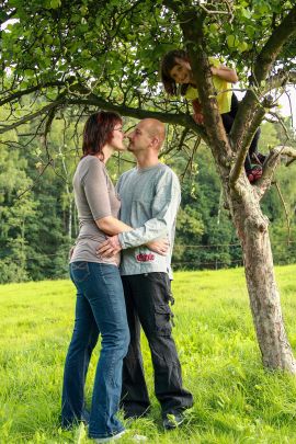 Fotoshooting Familie im eigenen Garten Königstein Sachsen